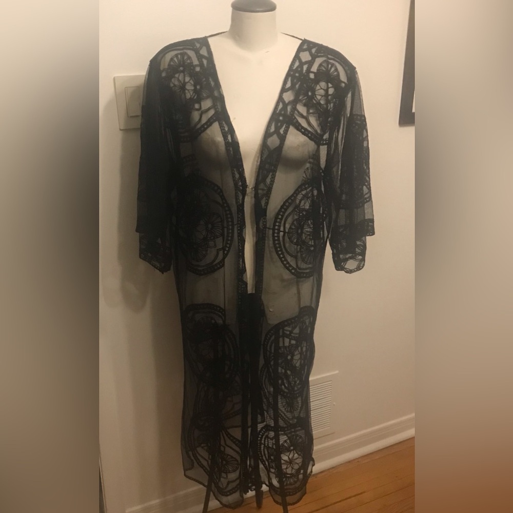 NWT Evidence Black Lace Kimono - Size Medium